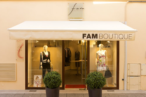 Magasin de vêtements pour femmes Fam Boutique Gap