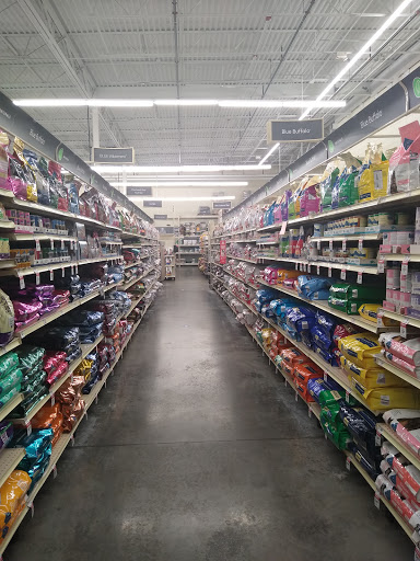 Pet Supply Store «PetSmart», reviews and photos, 1385 S Washington St, North Attleborough, MA 02760, USA