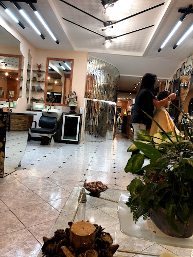 Ανδρικές Κομμώσεις Mary