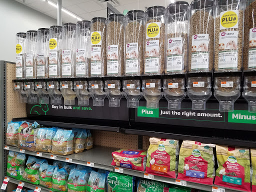 Pet Supply Store «Pet Supplies Plus», reviews and photos, 5418 N Blackstone Ave, Fresno, CA 93710, USA