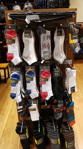 Clothing Store «Eddie Bauer», reviews and photos, 12912 Hill Country Blvd #115, Bee Cave, TX 78738, USA