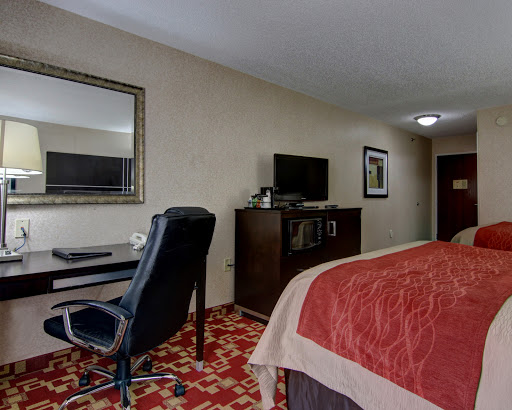 Comfort Inn & Suites image 10