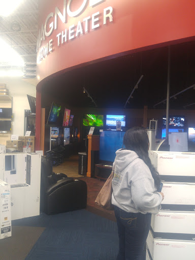 Electronics Store «Best Buy», reviews and photos, 2055 N Tomahawk Island Dr, Portland, OR 97217, USA