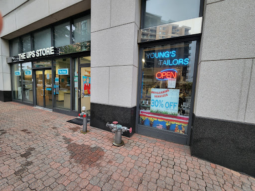 The UPS Store, Courthouse, 2200 Wilson Blvd #102, Arlington, VA 22201, USA, 