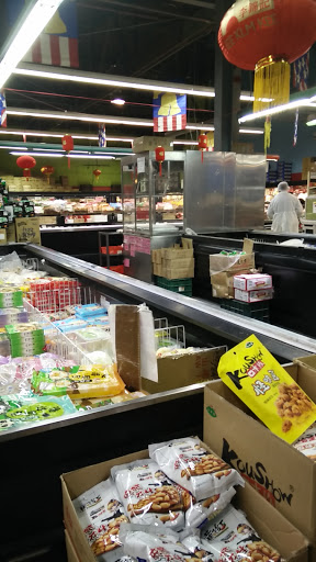 Grocery Store «Park To Shop Supermarket (Hong Kong Market)», reviews and photos, 2425 S Wallace St, Chicago, IL 60616, USA