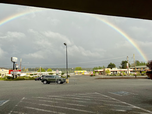 Grocery Store «Grocery Outlet Bargain Market», reviews and photos, 9451 Silverdale Way NW, Silverdale, WA 98383, USA