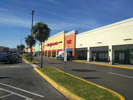 Shopping Mall «Central Shopping Plaza», reviews and photos, 3825 NW 7th St, Miami, FL 33126, USA