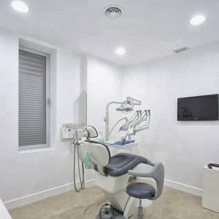 Clinica Dental Chiclana - Carr. de Fuente Amarga, 4, LOCAL 3, 11130 Chiclana de la Frontera, Cádiz