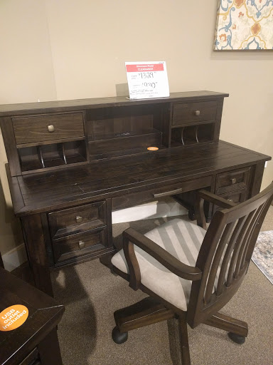 Furniture Store «Ashley HomeStore», reviews and photos, 2787 W Market St, Fairlawn, OH 44333, USA