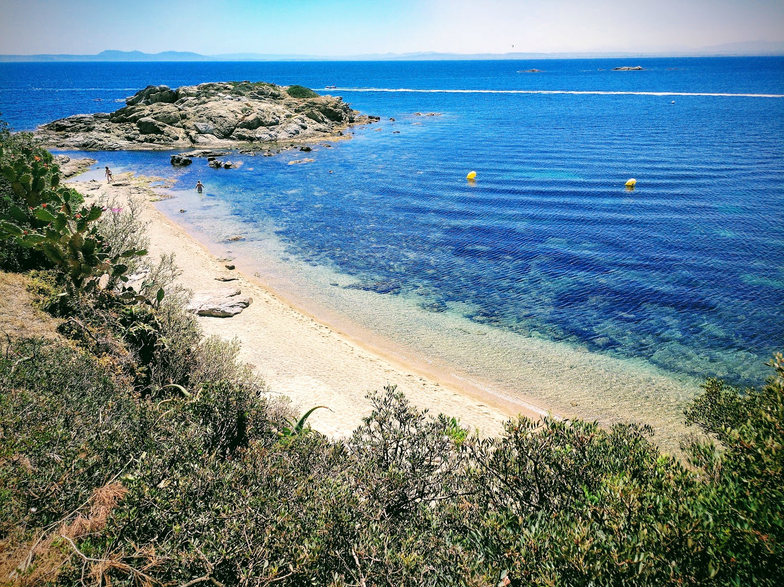 Photo of Platja de Canyelles with turquoise pure water surface