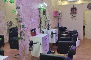 Poonam murjani beauty salon & makeup studio image