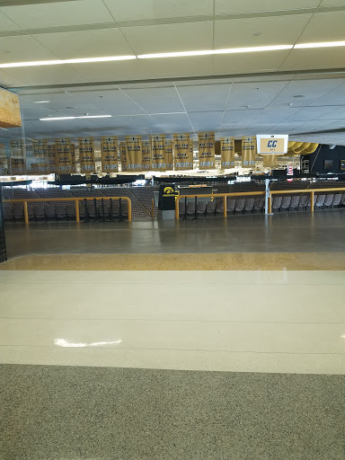 Basketball Court «Carver Hawkeye Arena», reviews and photos, 1 Elliot Drive, Iowa City, IA 52242, USA