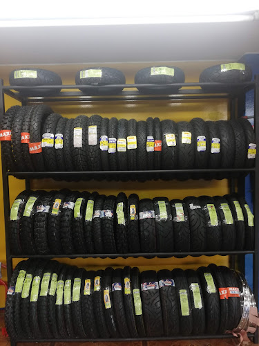 Opiniones de Moto Llantas Plus en Quito - Tienda de neumáticos