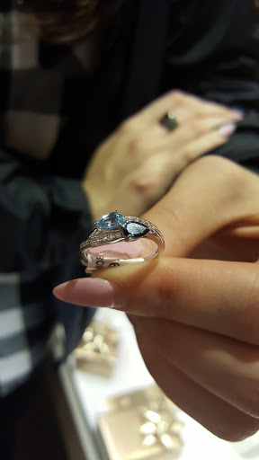 Jewelry Store «Kay Jewelers», reviews and photos, 401 Center St NE #2283, Salem, OR 97301, USA