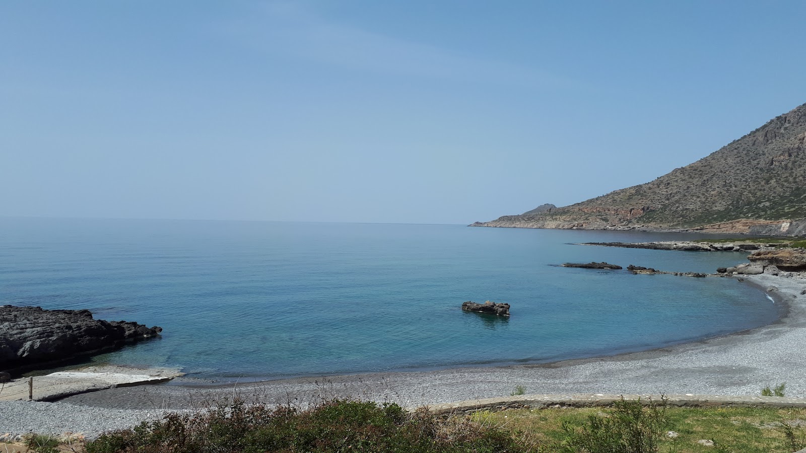 Foto von Agios Ioannis beach mit kleine bucht