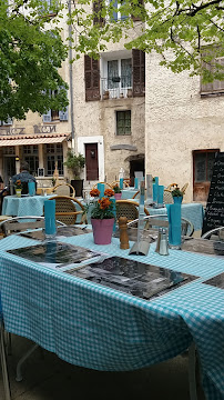 Atmosphère du Restaurant français La Vieille Auberge à Gréolières - n°5