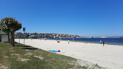 Photo de Praia de Sada avec baie spacieuse
