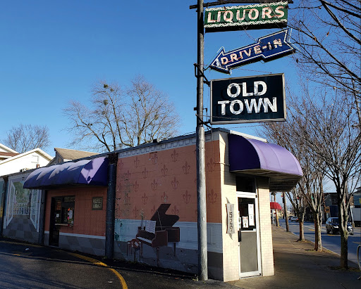 Liquor Store «Old Town Liquors», reviews and photos, 1529 Bardstown Rd, Louisville, KY 40205, USA