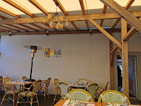 Atmosphère du Restaurant Le Relais Des Trois Rochers à Murat - n°8