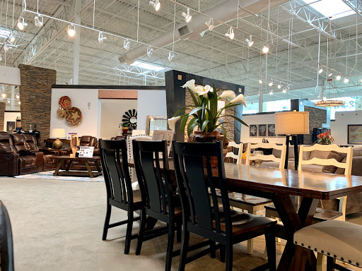 Furniture Store «Rooms To Go & Rooms To Go Kids Furniture Store - Mobile», reviews and photos, 3720 Airport Blvd, Mobile, AL 36608, USA