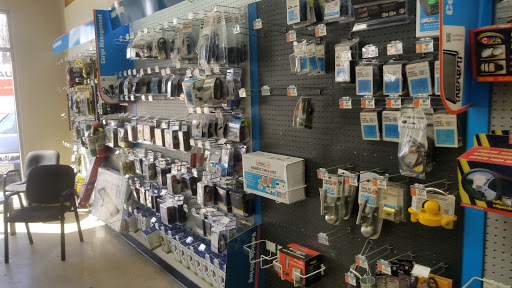 Truck Rental Agency «U-Haul Moving & Storage at Coliseum», reviews and photos, 1023 W Mercury Blvd, Hampton, VA 23666, USA