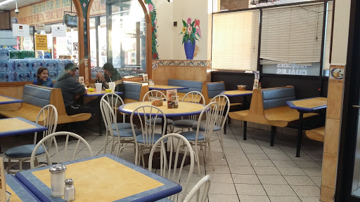 Grocery Store «Supermercado La Chiquita», reviews and photos, 133 W Roosevelt Rd, West Chicago, IL 60185, USA