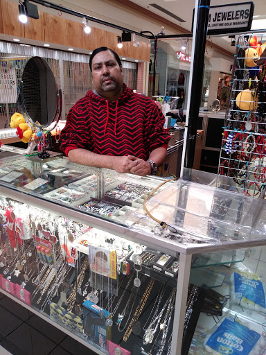 Shopping Mall «County Fair Fashion Mall», reviews and photos, 1264 E Gibson Rd E-500, Woodland, CA 95776, USA