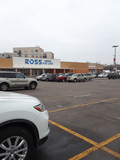 Shopping Mall «Howard and Western Shopping Center», reviews and photos, 7510 N Western Ave, Chicago, IL 60645, USA