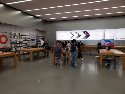 Computer Store «Apple Manhattan Village», reviews and photos, 3200 N Sepulveda Blvd, Manhattan Beach, CA 90266, USA