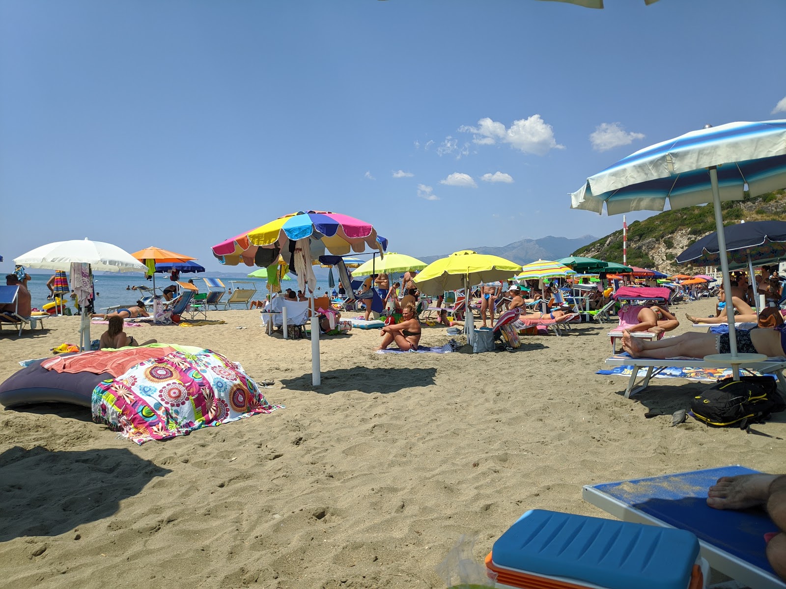 Fotografija Marina di Minturno beach z visok stopnjo čistoče