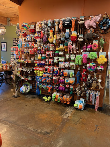 Pet Supply Store «Petapoluza Pet Supply & Grooming», reviews and photos, 114 N 36th St, Seattle, WA 98103, USA