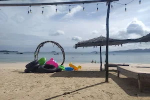Hồng Vàn Beach image