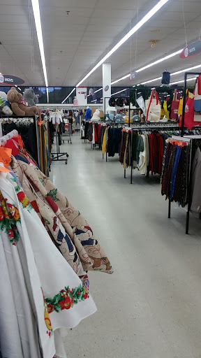 Thrift Store «Value World», reviews and photos, 11900 Detroit Ave, Lakewood, OH 44107, USA