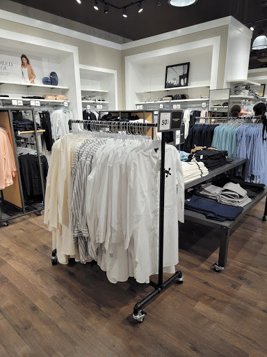 Clothing Store «Banana Republic», reviews and photos, 454 Evergreen Ct, Central Valley, NY 10917, USA