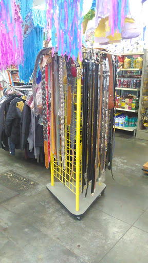 Sporting Goods Store «Deportes Y Mas», reviews and photos, 1517 SE 6th Ave, Topeka, KS 66607, USA