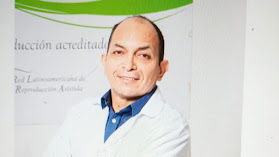 Dr. Cristian Pérez Acuña, Ginecólogo