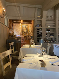 Atmosphère du Restaurant français Le Vieux Honfleur - Collection Saint Siméon - Restaurant sur le port d'Honfleur - n°12