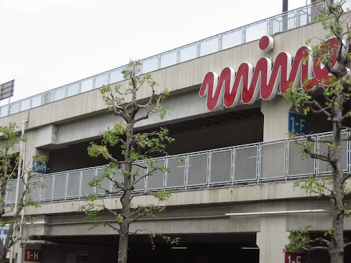 パトリア桶川店駐車場