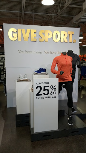 Clothing Store «Nike Factory Store», reviews and photos, 1475 N Burkhart Rd Suite C-200, Howell, MI 48855, USA