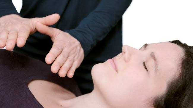 Energy Healing, Reiki, Life Coaching, Indian Head Massage, Massage, Pampering Sessions - Massage therapist