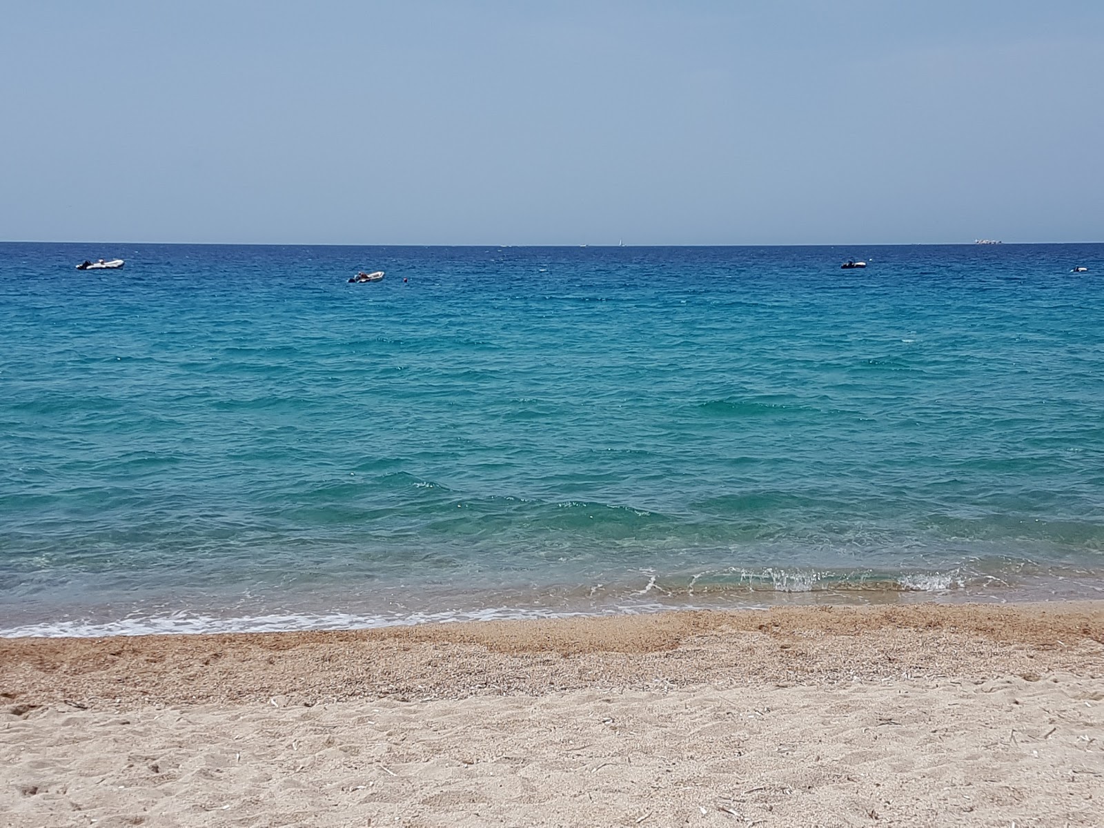 Foto de Tenutella beach com reto e longo