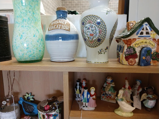 Thrift Store «The Treasure Hound», reviews and photos, 14508 Old Lee Rd, Chantilly, VA 20151, USA