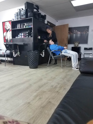 Hair Salon «Tease Barber & Beauty Shop», reviews and photos, 25565 Van Born Rd, Taylor, MI 48180, USA