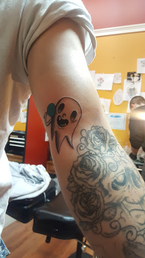 Tattoo Shop «Island Tattoo Co», reviews and photos, 115 Arrow Rd # A1, Hilton Head Island, SC 29928, USA