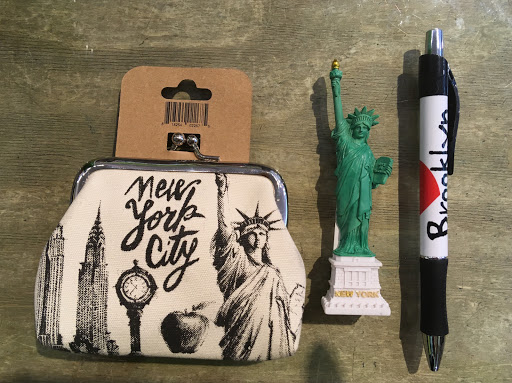 Gift Shop «Gift Man: Brooklyn Gifts & Souvenirs {Est.1982}», reviews and photos, 176 5th Ave, Brooklyn, NY 11217, USA