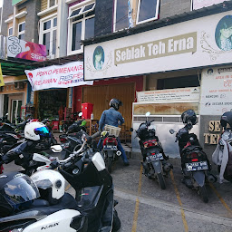 Seblak Teh Erna Banjir Kanal