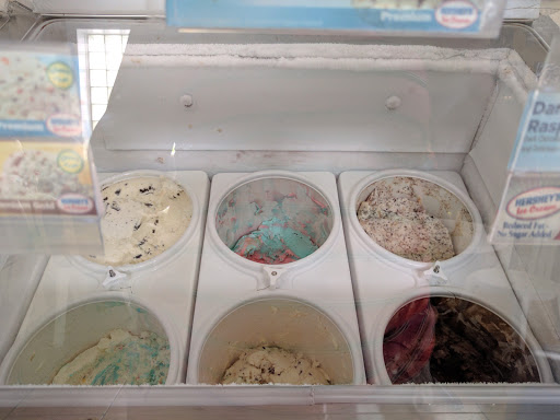 Frozen Yogurt Shop «Flavors Dessert Cafe», reviews and photos, 216 Front St, Greenport, NY 11944, USA