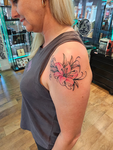 Explore linework flash tattoo ideas, creative tattoo ideas in Honolulu, available at Aloha Tattoo Waikiki Hilton Hawaiian Village Rainbow Bazaar