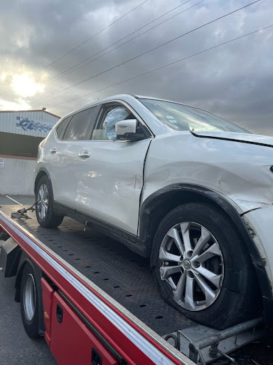 Photo 1 - GREEN ÉPAVE - Enlèvement gratuit et Casse Auto à Tours et Centre-Val de Loire