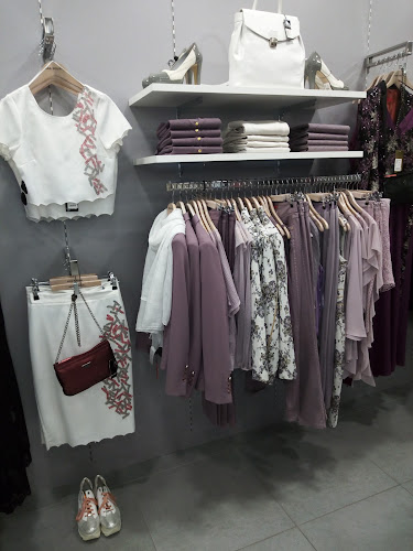 ANA SOUSA - Freeport Outlet Alcochete - Loja de roupa